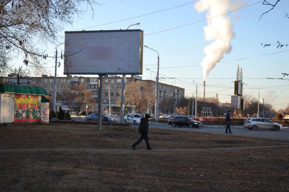 Фотография рекламного носителя, тип: Билборд 3x6, адрес: Дзержинского пр-т. Х Конституции СССР ул., д.15, Оренбург, Оренбургская область, Россия. Сторона B №646292