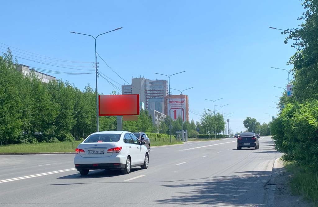 Фотография рекламного носителя, тип: Билборд 3x6, адрес: Гагарина ул., д.32, Сургут, Ханты-Мансийский автономный округ – Югра, Россия. Сторона Б №960133