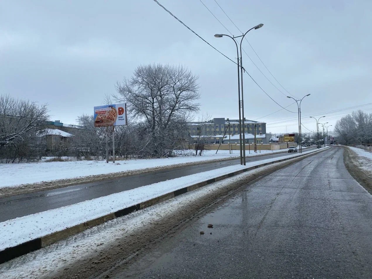 Фотография рекламного носителя, тип: Нестандартный билборд, адрес: Ленина пл., д.7, поз.1, Зеленокумск, Ставропольский край, Россия. Сторона Б №1075423