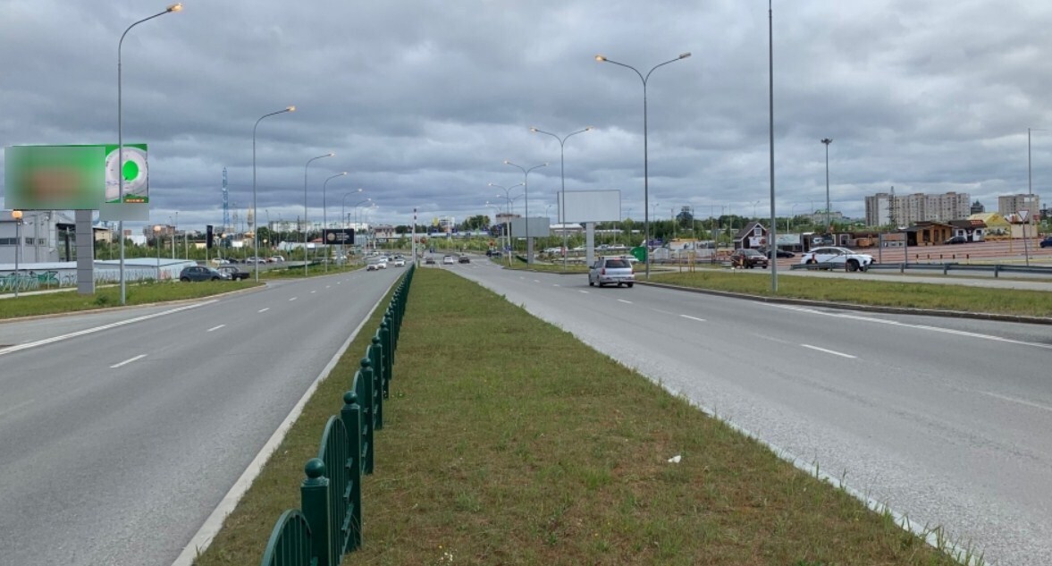 Фотография рекламного носителя, тип: Билборд 3x6, адрес: Никольская ул., напротив въезда на парковку ТРЦ Сити Молл, Сургут, Ханты-Мансийский автономный округ – Югра, Россия. Сторона Б №960097