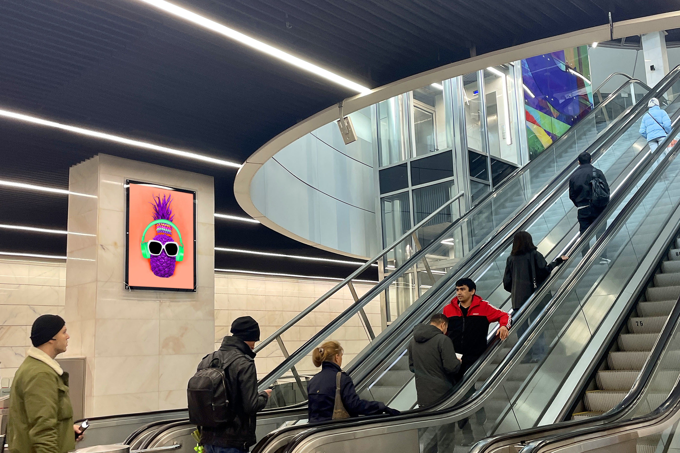 Фотография рекламного носителя, тип: Кристалайт, адрес: Станция метро «ЦСКА», линия Солнцевская, Большая кольцевая, Москва, Россия. Сторона/вариант №1002004