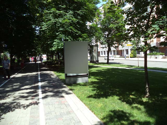 Фотография рекламного носителя, тип: Ситиформат 1.8x1.2, адрес: Красная ул., д.111/1, Краснодар, Краснодарский край, Россия. Сторона А №492605