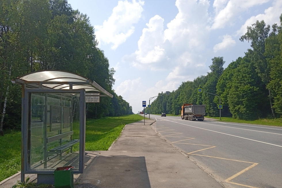 Фотография рекламного носителя, тип: Остановка 1.8x1.2, адрес: Варшавское ш., ост. Лесная поляна, поз.1, Москва, Россия. Сторона Б №1011422