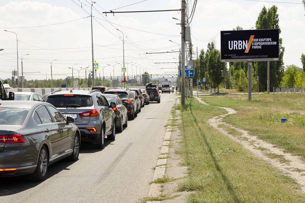 Фотография рекламного носителя, тип: Билборд 3x6, адрес: Университетский пр-т., ТРЦ "Акварель", Волгоград, Волгоградская область, Россия. Сторона А1 №1060676