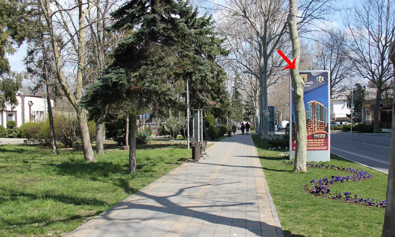 Фотография рекламного носителя, тип: Пиллар 3x1.4, адрес: Горького ул., д.2-а, Анапа, Краснодарский край, Россия. Сторона А №785190