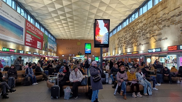 Фотография рекламного носителя, тип: Видеоэкран, адрес: ЖД вокзал «Московский», Невский пр-т., д.85, Санкт-Петербург, Россия. Сторона/вариант A2 №1060526