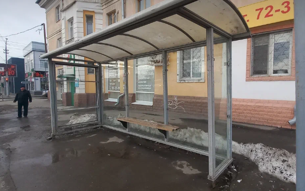 Фотография рекламного носителя, тип: Остановка 1.8x1.2, адрес: Танкистов ул., д.30, Саратов, Саратовская область, Россия. Сторона А №585306