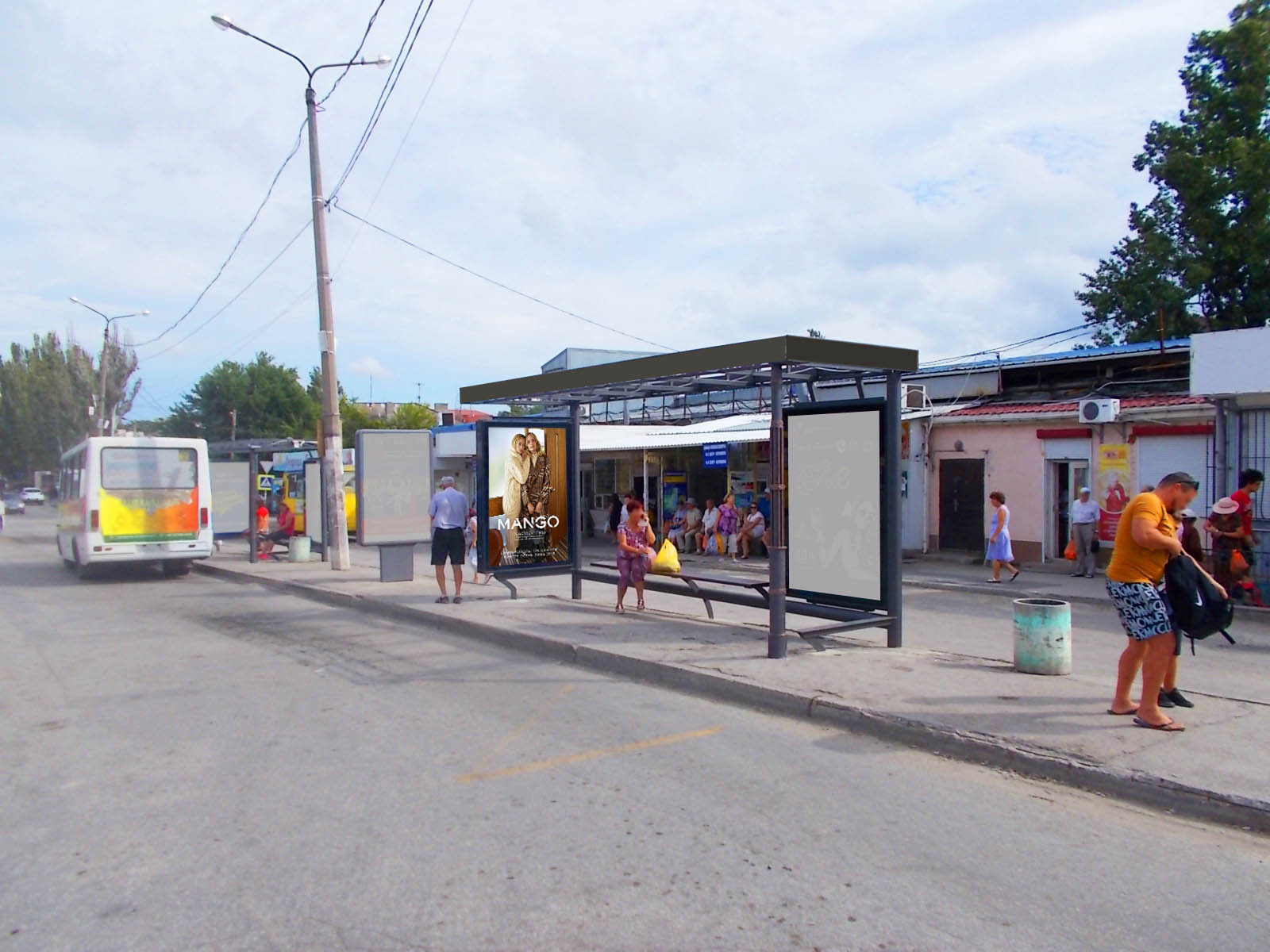 Фотография рекламного носителя, тип: Остановка 1.8x1.2, адрес: Советская ул. Х Назукина ул., ост. Центральная, поз.3, Феодосия, Республика Крым, Россия. Сторона A1 №843691