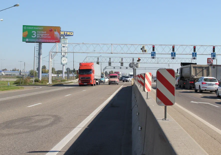 Фотография рекламного носителя, тип: Суперсайт 5x12, адрес: Крылатая ул., д.2, Краснодар, Краснодарский край, Россия. Сторона Б1-Б10 №1084395