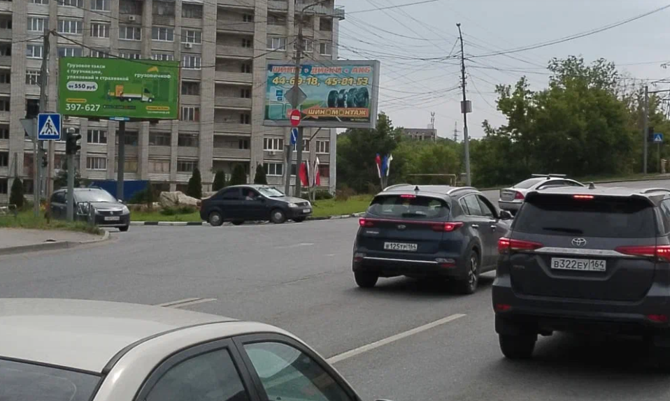 Фотография рекламного носителя, тип: Билборд 3x6, адрес: Новоастраханское ш. Х Крымская ул., Саратов, Саратовская область, Россия. Сторона А2 №717983