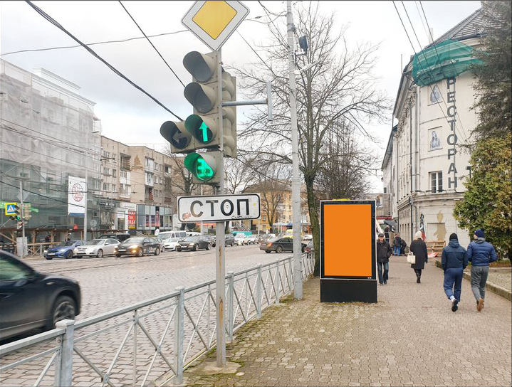 Фотография рекламного носителя, тип: Ситиформат 1.8x1.2, адрес: Мира пр-т., кинотеатр “Заря”, поз.2, Калининград, Калининградская область, Россия. Сторона A1-A5 №974179