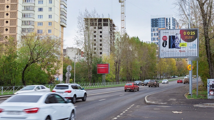 Фотография рекламного носителя, тип: Ситиборд 2.7x3.7, адрес: Локомотивная ул., д.10а, Пермь, Пермский край, Россия. Сторона А1-A3 №745492