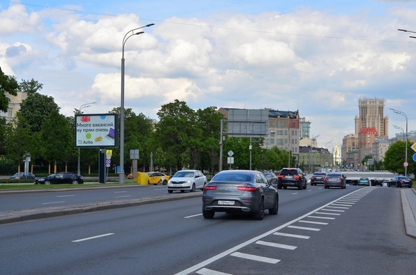 Фотография рекламного носителя, тип: Ситиборд 2.7x3.7, адрес: Житная ул., д.10, Москва, Россия. Сторона B1-B5 №366454