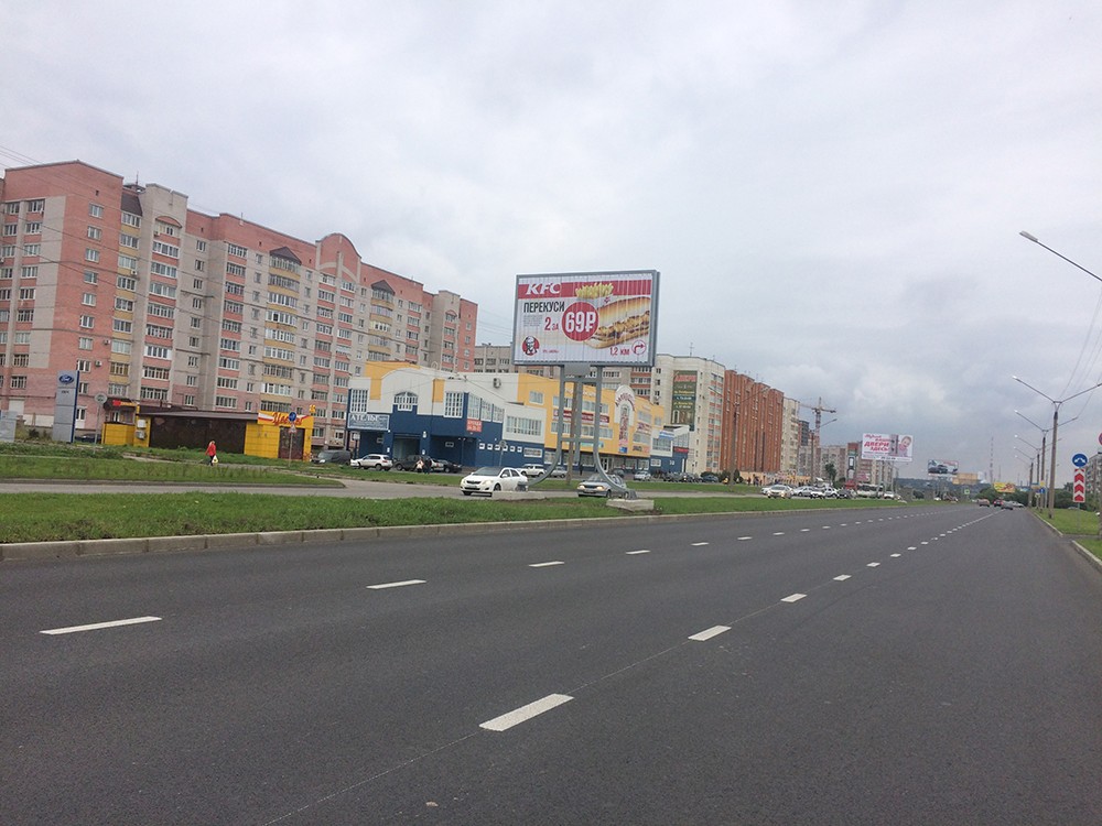 Фотография рекламного носителя, тип: Билборд 3x6, адрес: Октябрьский пр-т., разделительная полоса, напротив д.55А, Череповец, Вологодская область, Россия. Сторона A4-A6 №644906