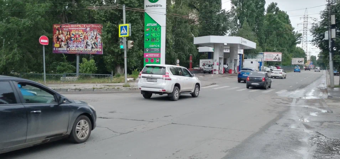 Фотография рекламного носителя, тип: Билборд 3x6, адрес: Шелковичная ул. Х Астраханская ул., Саратов, Саратовская область, Россия. Сторона А №547617