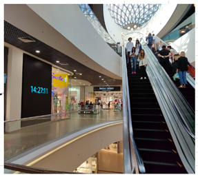 Фотография рекламного носителя, тип: Видеоэкран, адрес: Торговый центр «Галерея Краснодар», Володи Головатого ул., д.313, Краснодар, Краснодарский край, Россия. Сторона/вариант №1325085