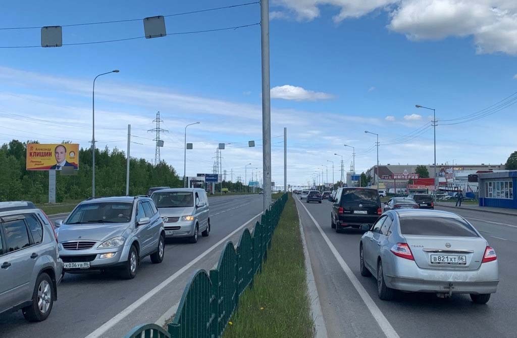 Фотография рекламного носителя, тип: Билборд 3x6, адрес: Аэрофлотская ул., д.8, Сургут, Ханты-Мансийский автономный округ – Югра, Россия. Сторона Б №778880