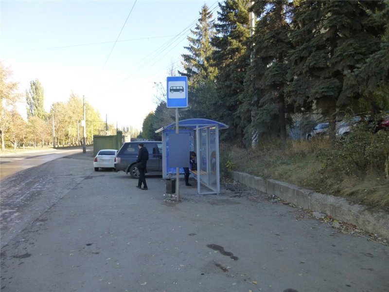 Фотография рекламного носителя, тип: Остановка 1.8x1.2, адрес: Панфилова ул., ост. Элвис-центр, поз.1, Саратов, Саратовская область, Россия. Сторона А №747410