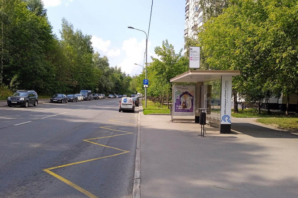 Фотография рекламного носителя, тип: Остановка 1.8x1.2, адрес: Василия Петушкова ул., д.13, Москва, Россия. Сторона А №923937