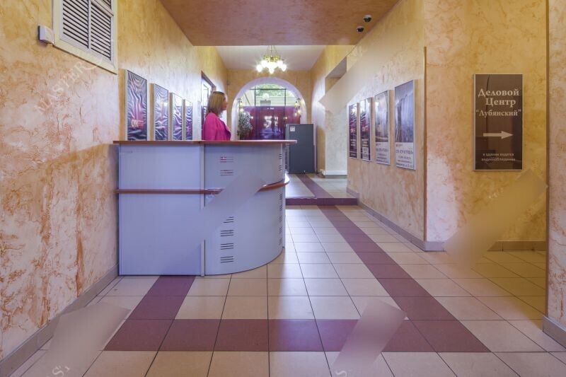 Фотография рекламного носителя, тип: Постер/баннер, адрес: Бизнес-центр «Лубянский», Лубянский пр-зд., д.15, стр.2, Москва, Россия. Сторона/вариант №654806