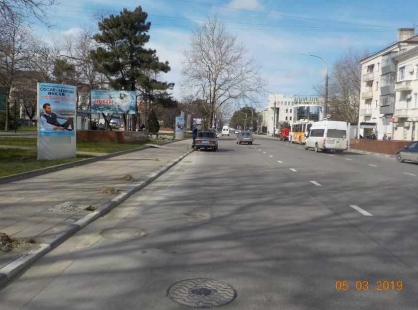 Фотография рекламного носителя, тип: Нестандартный ситиформат, адрес: Советов ул., д.22-24, поз.1, Новороссийск, Краснодарский край, Россия. Сторона A №702661