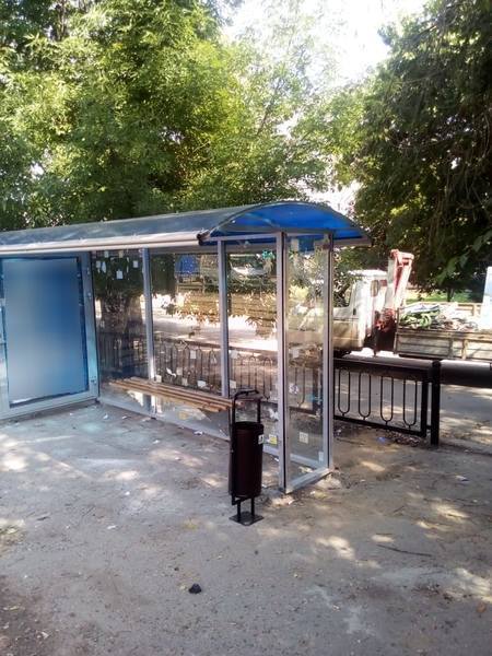 Фотография рекламного носителя, тип: Остановка 1.8x1.2, адрес: Астраханская ул. Х Б. Горная ул., ост. ЦКР, поз.1, Саратов, Саратовская область, Россия. Сторона A №842083