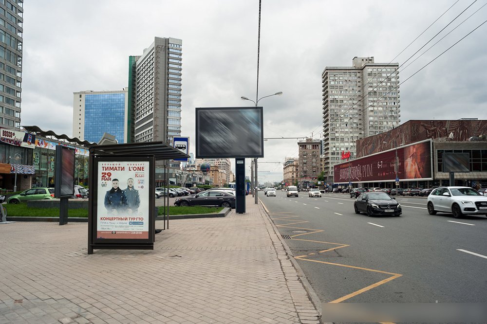 Фотография рекламного носителя, тип: Остановка 1.8x1.2, адрес: Новый Арбат ул., д.19, Москва, Россия. Сторона Б №581858