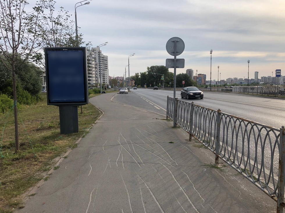 Фотография рекламного носителя, тип: Ситиформат 1.8x1.2, адрес: Сибгата Хакима ул., напротив Центра семьи Казан, Казань, Республика Татарстан, Россия. Сторона Б №581824