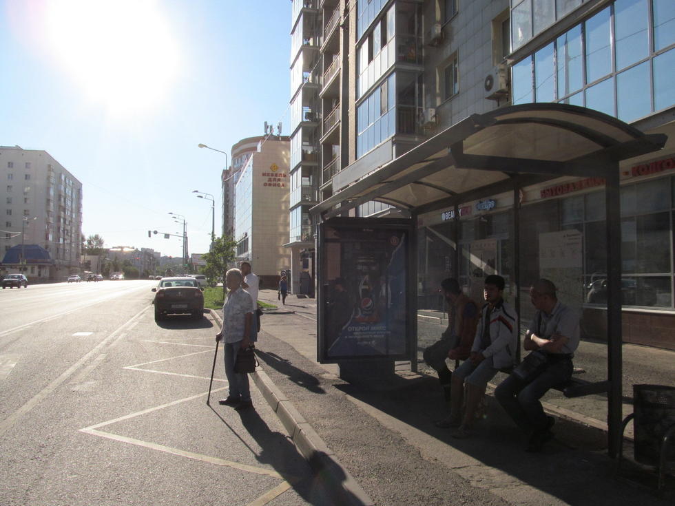 Фотография рекламного носителя, тип: Остановка 1.8x1.2, адрес: Достоевского ул., д.50, Казань, Республика Татарстан, Россия. Сторона А №637892