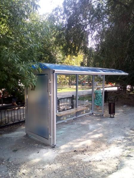 Фотография рекламного носителя, тип: Остановка 1.8x1.2, адрес: Астраханская ул. Х Б. Горная ул., ост. ЦКР, поз.1, Саратов, Саратовская область, Россия. Сторона Б №837747