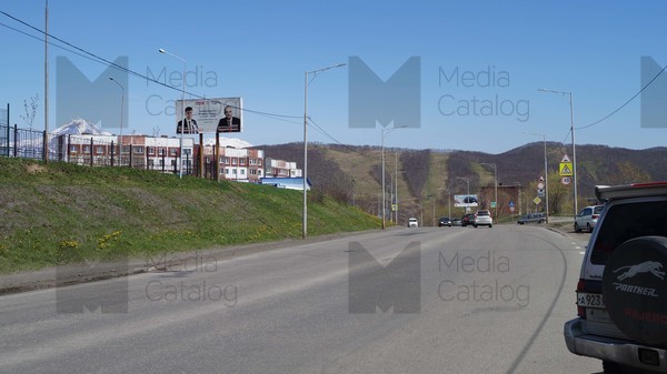 Фотография рекламного носителя, тип: Билборд 3x6, адрес: Циолковского пр-т., около ФОК Звездный, Петропавловск-Камчатский, Камчатский край, Россия. Сторона B №993696