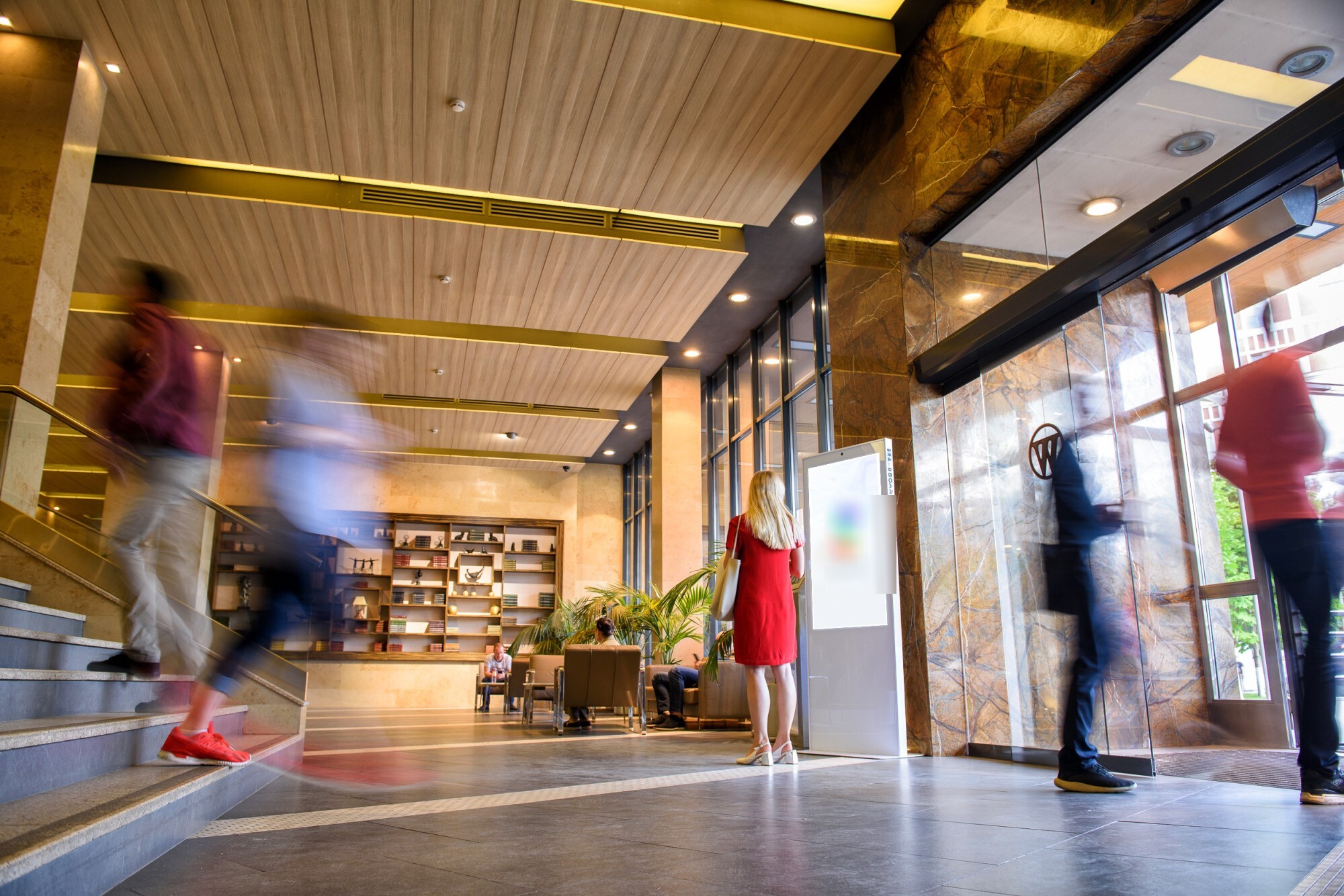 Фотография рекламного носителя, тип: Видеоэкран, адрес: Бизнес-центр «W plaza», Варшавское ш., д.1, стр.6, Москва, Россия. Сторона/вариант №999426