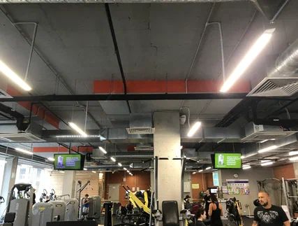 Фотография рекламного носителя, тип: Видеоэкран, адрес: Фитнес-центр «Fitness House в Кудрово», Кудрово г., Европейский пр-т., д.21, Ленинградская область, Россия. Сторона/вариант 3 №981122