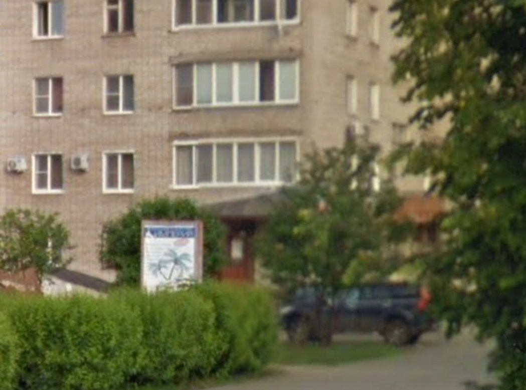 Фотография рекламного носителя, тип: Ситиформат 1.8x1.2, адрес: Толстого ул., д.38а, поз.2, Глазов, Республика Удмуртия, Россия. Сторона Б №1078925