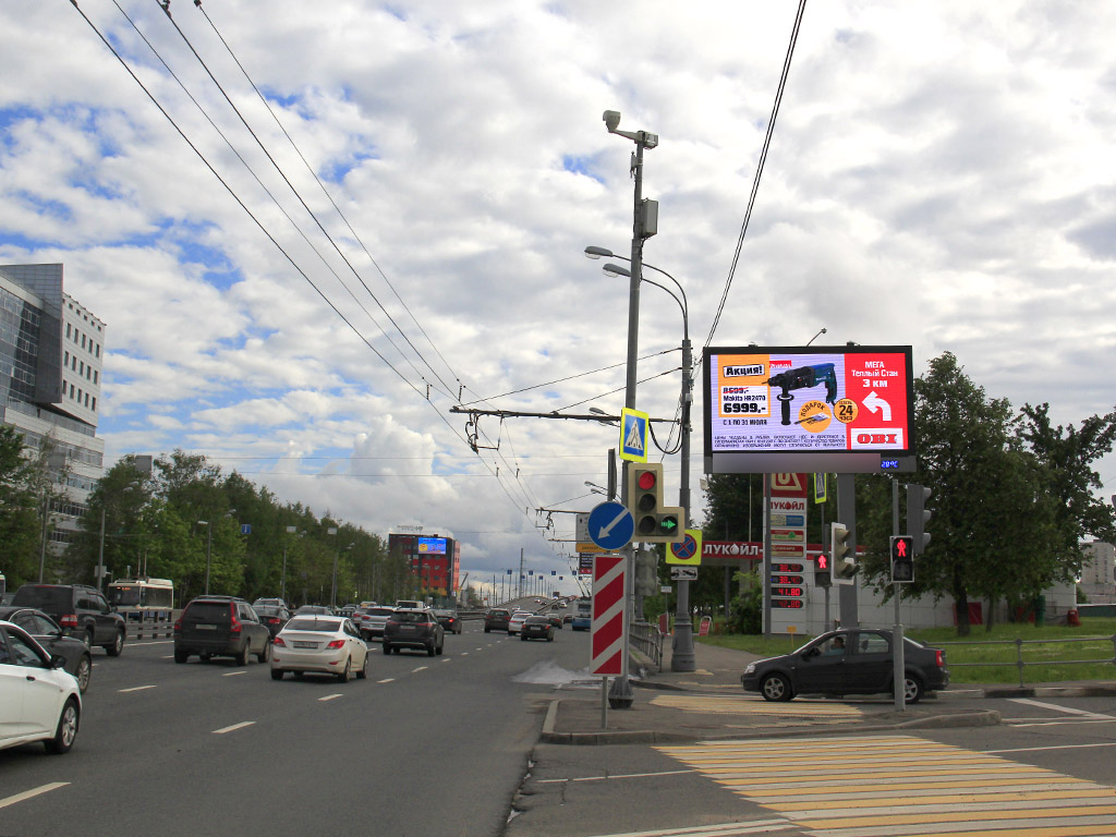 Фотография рекламного носителя, тип: Билборд 3x6, адрес: Профсоюзная ул., д.144, Москва, Россия. Сторона Ah1-Аh4 №883105