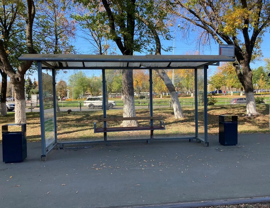 Фотография рекламного носителя, тип: Остановка 1.8x1.2, адрес: Ново-Садовая ул., ост. ЦПКиО, поз.2, Самара, Самарская область, Россия. Сторона A3 №1077285