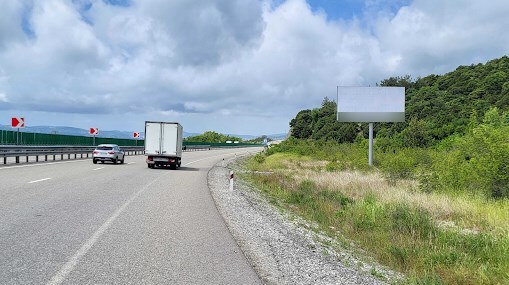 Фотография рекламного носителя, тип: Билборд 3x6, адрес: М-4 "Дон" а/д, 1 529 700м, Геленджик, Краснодарский край, Россия. Сторона A №962147