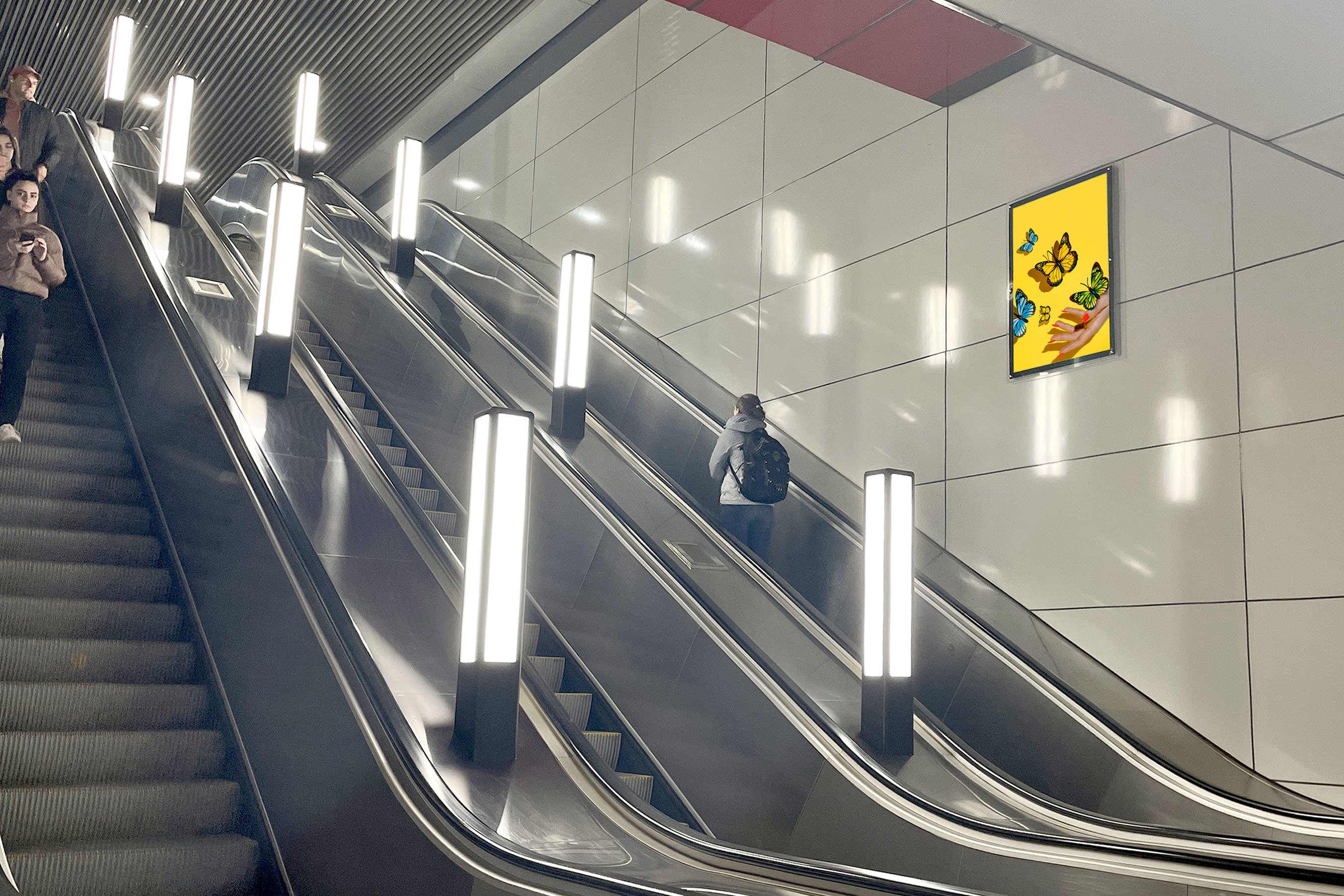 Фотография рекламного носителя, тип: Кристалайт, адрес: Станция метро «Некрасовка», линия Некрасовская, Москва, Россия. Сторона/вариант №1002010