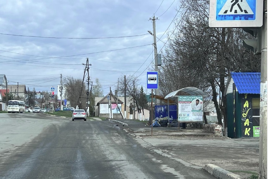 Фотография рекламного носителя, тип: Остановка 1.4x1.6, адрес: Ярославская ул., д.2а, Стадион, Вольск, Саратовская область, Россия. Сторона А №1078455