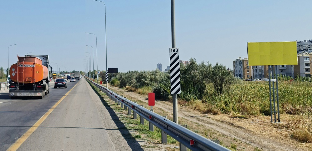 Фотография рекламного носителя, тип: Билборд 3x6, адрес: Западный подъезд а/д, 6 710м, Ростов-на-Дону, Ростовская область, Россия. Сторона А №1073445