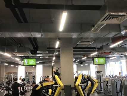 Фотография рекламного носителя, тип: Видеоэкран, адрес: Фитнес-центр «Fitness House в Кудрово», Кудрово г., Европейский пр-т., д.21, Ленинградская область, Россия. Сторона/вариант 2 №981121