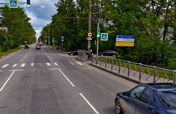 Фотография рекламного носителя, тип: Дорожный указатель, адрес: Большая Санкт-Петербургская ул. Х Радищева ул., Великий Новгород, Новгородская область, Россия. Сторона A №397365