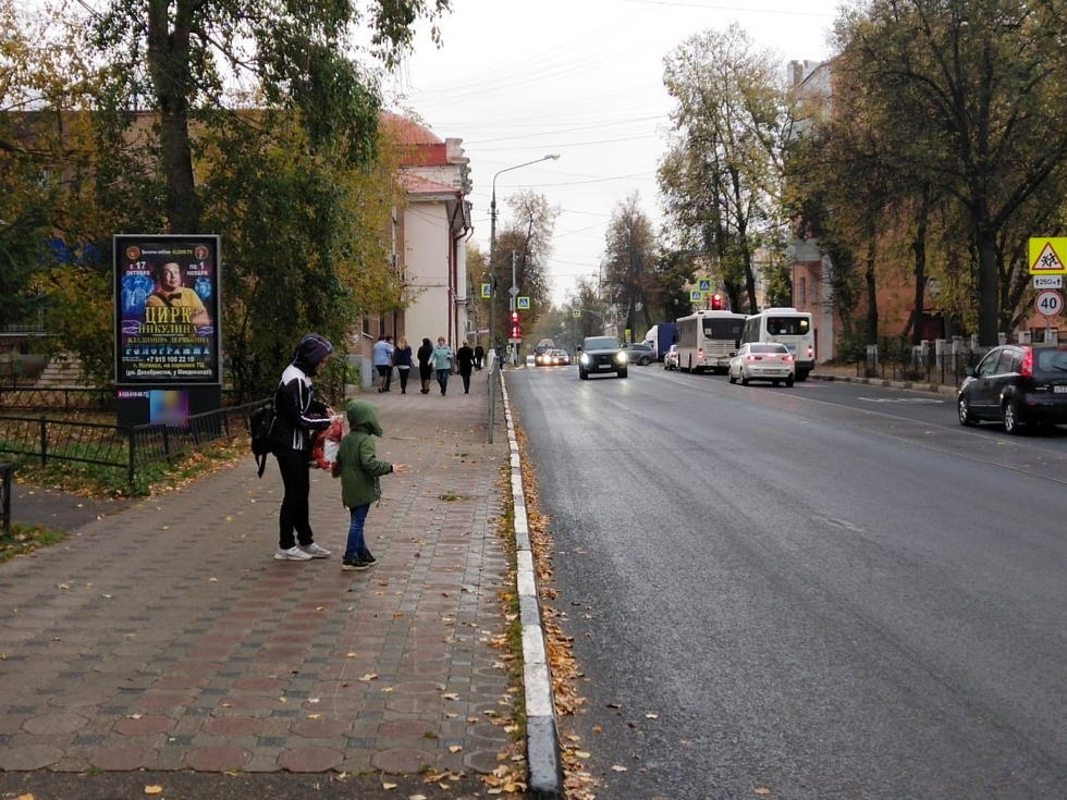 Фотография рекламного носителя, тип: Ситиформат 1.8x1.2, адрес: 3 Интернационала ул., д.57 Х Патриаршая ул., Ногинск, Московская область, Россия. Сторона Б №1014603