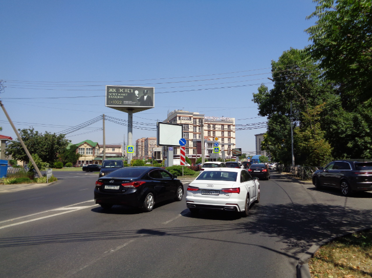 Фотография рекламного носителя, тип: Суперсайт 5x12, адрес: Красных Партизан ул. Х Аэродромная ул., Краснодар, Краснодарский край, Россия. Сторона А3 №673846