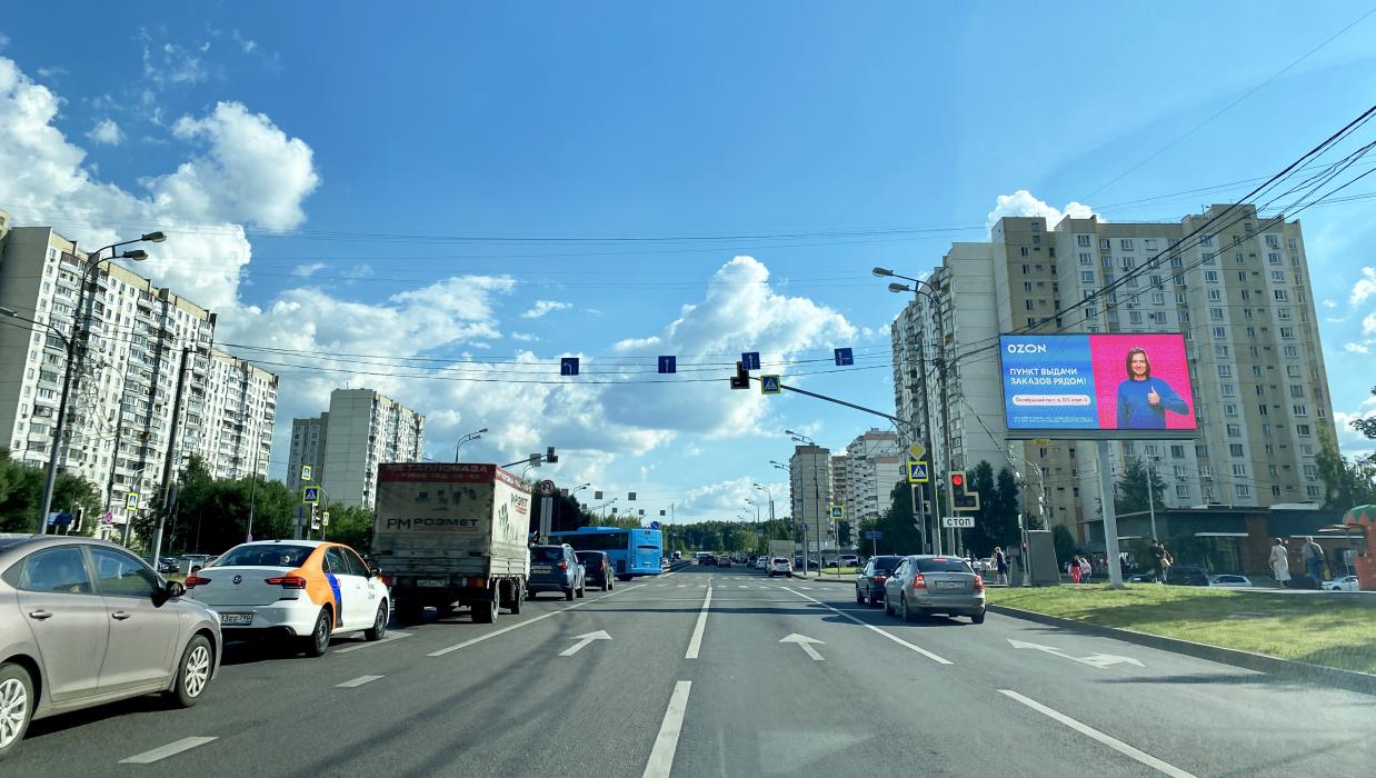 Фотография рекламного носителя, тип: Билборд 3x6, адрес: Дмитрия Донского б-р., д.10, Москва, Россия. Сторона А1 №874491