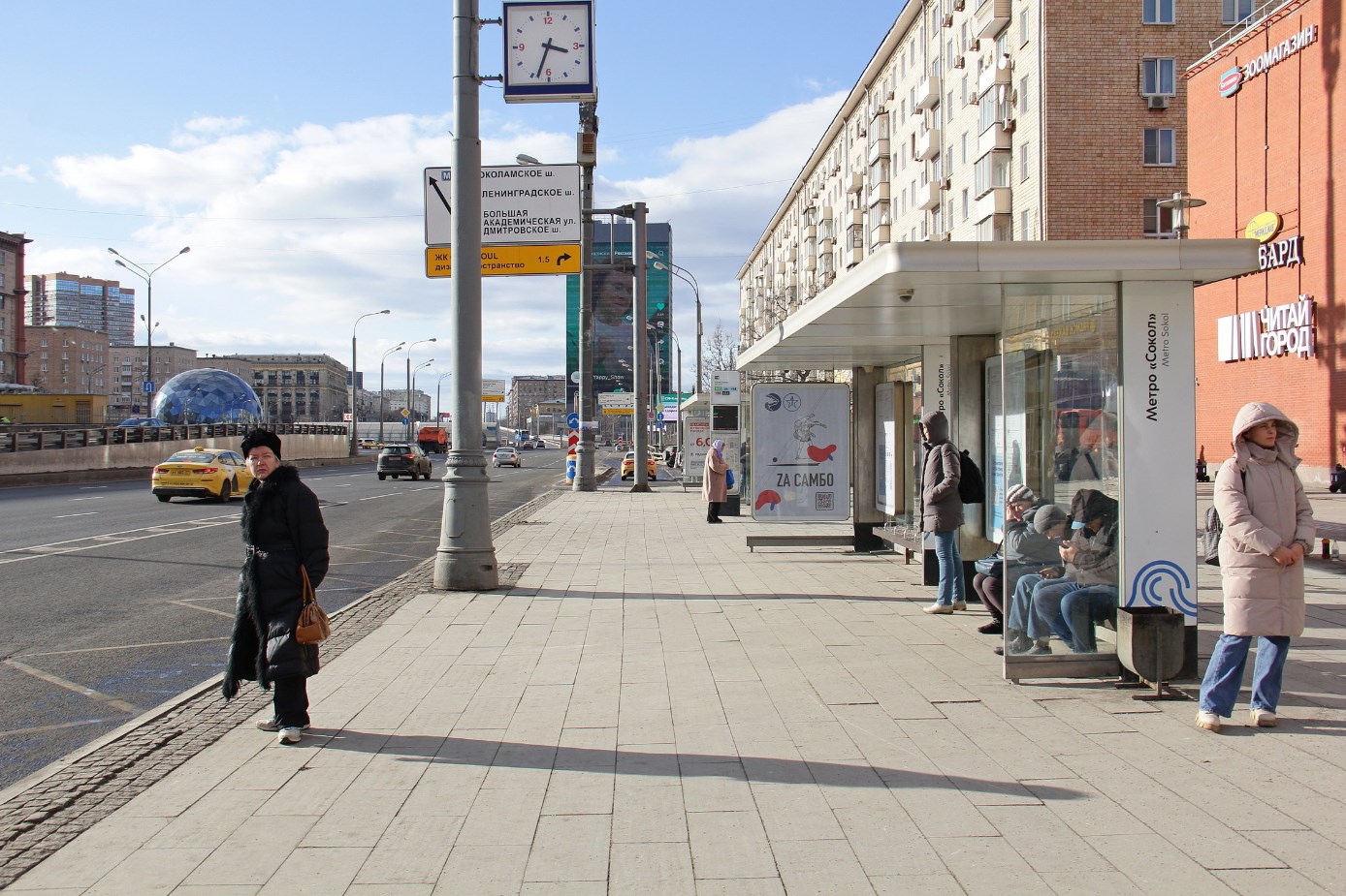 Фотография рекламного носителя, тип: Остановка 1.8x1.2, адрес: Ленинградский пр-т., д.74к1c2, поз.2, Москва, Россия. Сторона А1 №334125