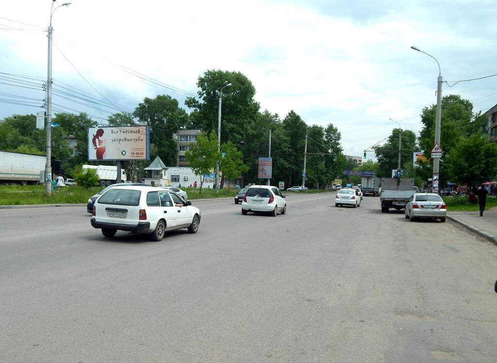 Фотография рекламного носителя, тип: Билборд 3x6, адрес: Суворова ул. Х Кутузова ул., Хабаровск, Хабаровский край, Россия. Сторона B1-B3 №293630