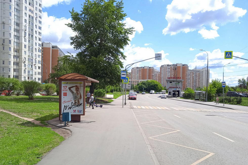 Фотография рекламного носителя, тип: Остановка 1.8x1.2, адрес: Верхние поля ул., ост. "Верхние поля ул., 38", Москва, Россия. Сторона Б №924023