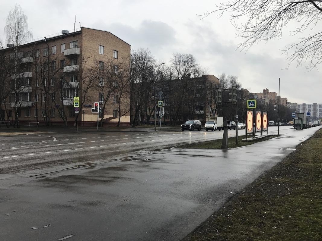 Фотография рекламного носителя, тип: Афиша 1.75x1.8, адрес: Фабрициуса ул., д.18, стенд 2, Москва, Россия. Сторона А2 №887476