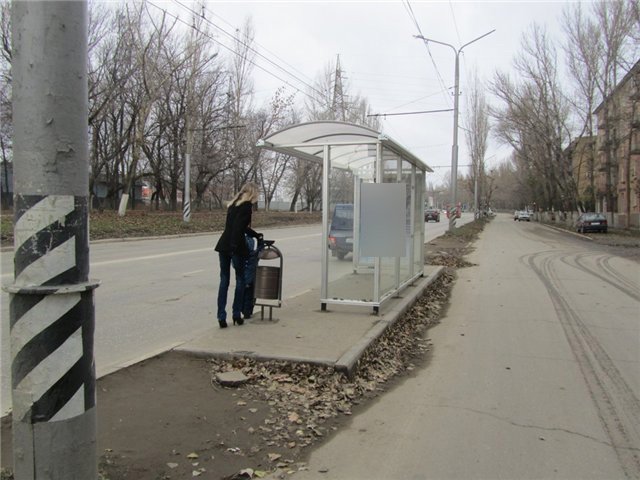 Фотография рекламного носителя, тип: Остановка 1.8x1.2, адрес: Шехурдина ул., д.42 Х Ламповая ул., Саратов, Саратовская область, Россия. Сторона А №747287